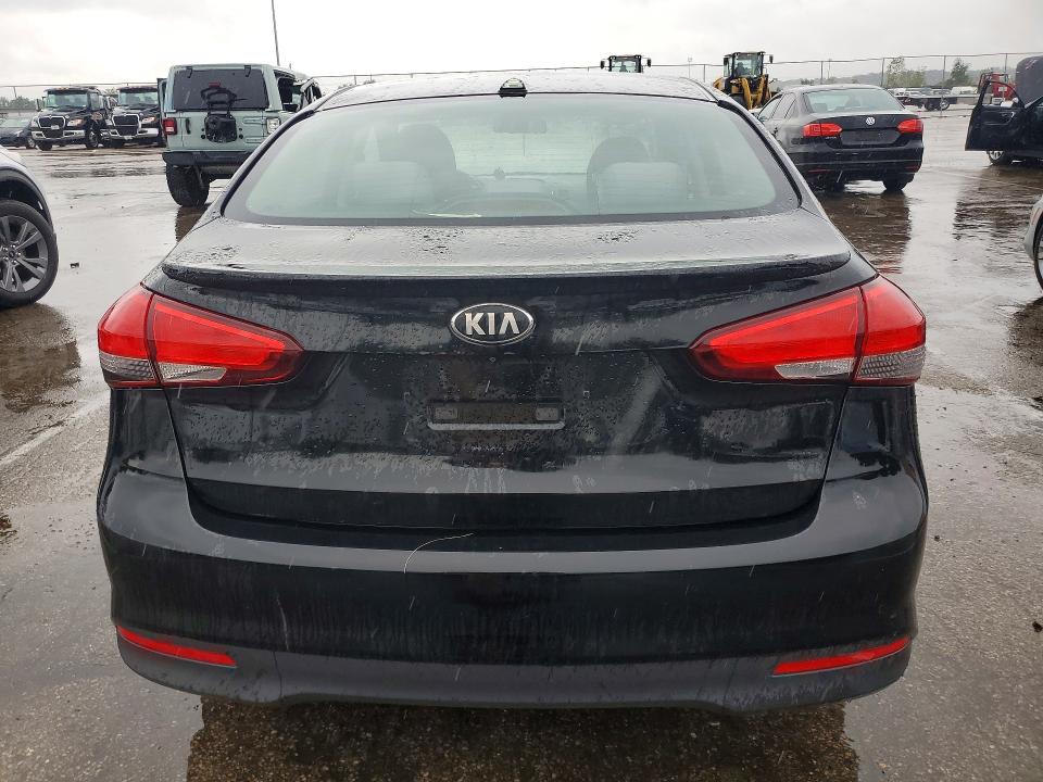 69423466 :رقم المزاد ، 3KPFL4A78JE194984 vin ، 2018 Kia Forte مزاد بيع
