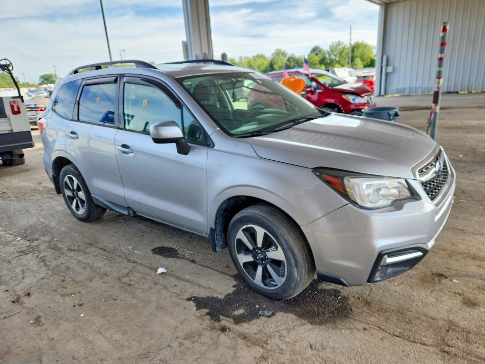 Продаж на аукціоні авто 2018 Subaru Forester, vin: JF2SJAEC5JH403782, номер лоту: 68887096