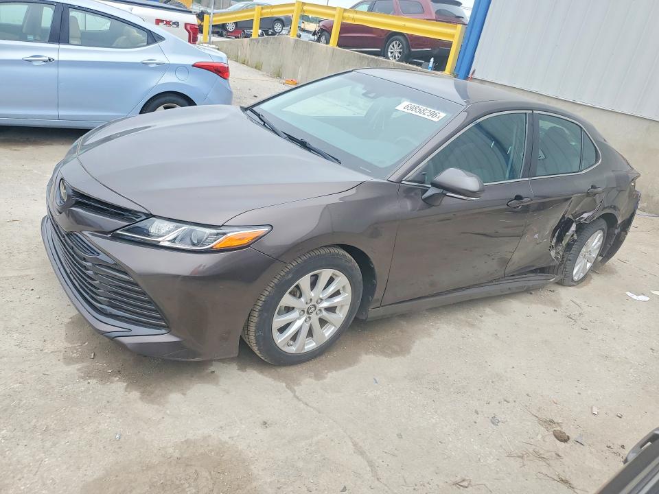 2018 Toyota Camry მანქანა იყიდება აუქციონზე, vin: 4T1B11HK9JU530782, აუქციონის ნომერი: 69858296