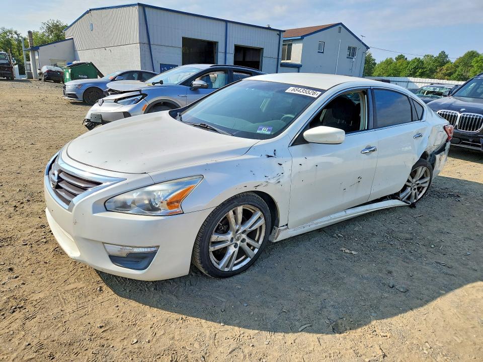 2013 Nissan Altima მანქანა იყიდება აუქციონზე, vin: 1N4BL3AP1DN570679, აუქციონის ნომერი: 68435526