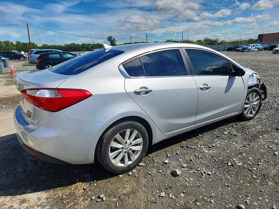 69751426 :رقم المزاد ، KNAFX4A85F5335135 vin ، 2015 Kia Forte مزاد بيع