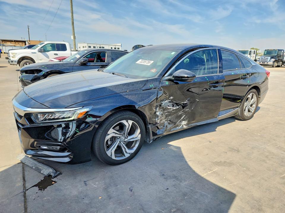 70285786 :رقم المزاد ، 1HGCV1F53LA056022 vin ، 2020 Honda Accord مزاد بيع
