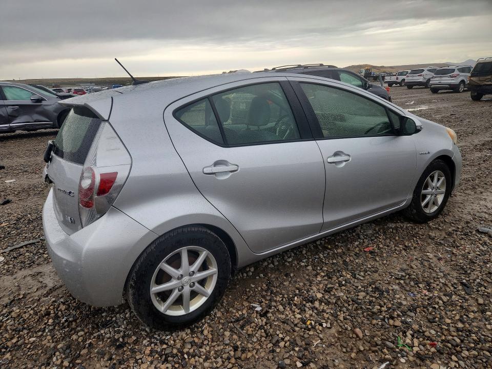 Продажа на аукционе авто 2012 Toyota Prius C, vin: JTDKDTB31C1024277, номер лота: 69969846