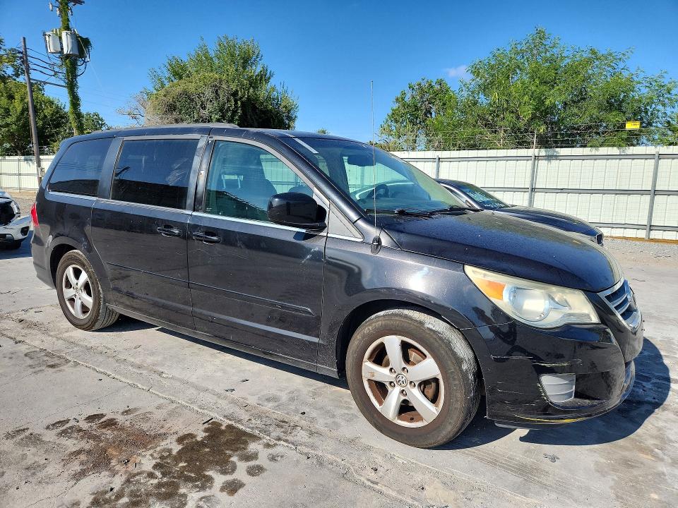 2011 Volkswagen Routan მანქანა იყიდება აუქციონზე, vin: 2V4RW3DG7BR803014, აუქციონის ნომერი: 67938816