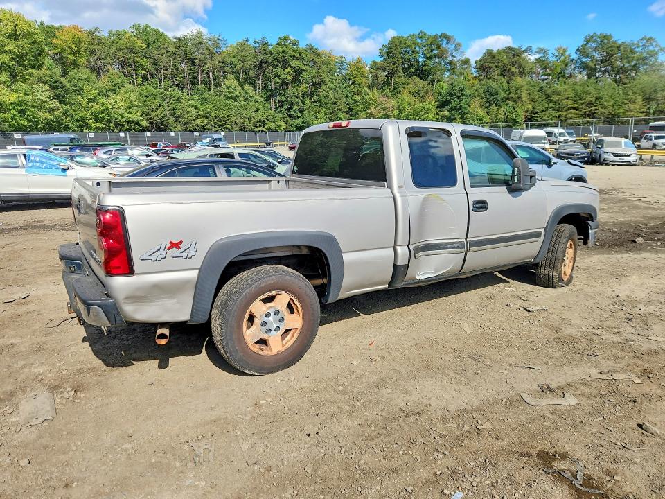 2004 Chevrolet Silverado მანქანა იყიდება აუქციონზე, vin: 2GCEK19T741277449, აუქციონის ნომერი: 71154216