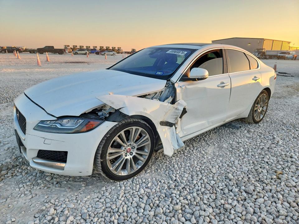Продаж на аукціоні авто 2020 Jaguar Xf, vin: SAJBE4FX0LCY85357, номер лоту: 69969876