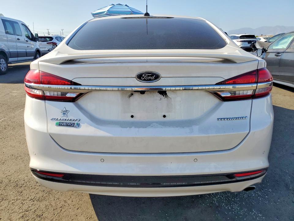 Продаж на аукціоні авто 2018 Ford Fusion, vin: 3FA6P0SU8JR260899, номер лоту: 69796206
