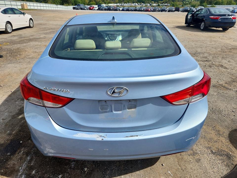 70826246 :رقم المزاد ، KMHDH4AE8CU263647 vin ، 2012 Hyundai Elantra مزاد بيع