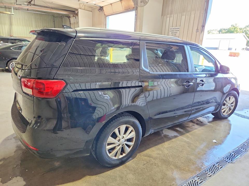 69027976 :رقم المزاد ، KNDMB5C15F6061699         vin ، 2015 Kia Sedona مزاد بيع