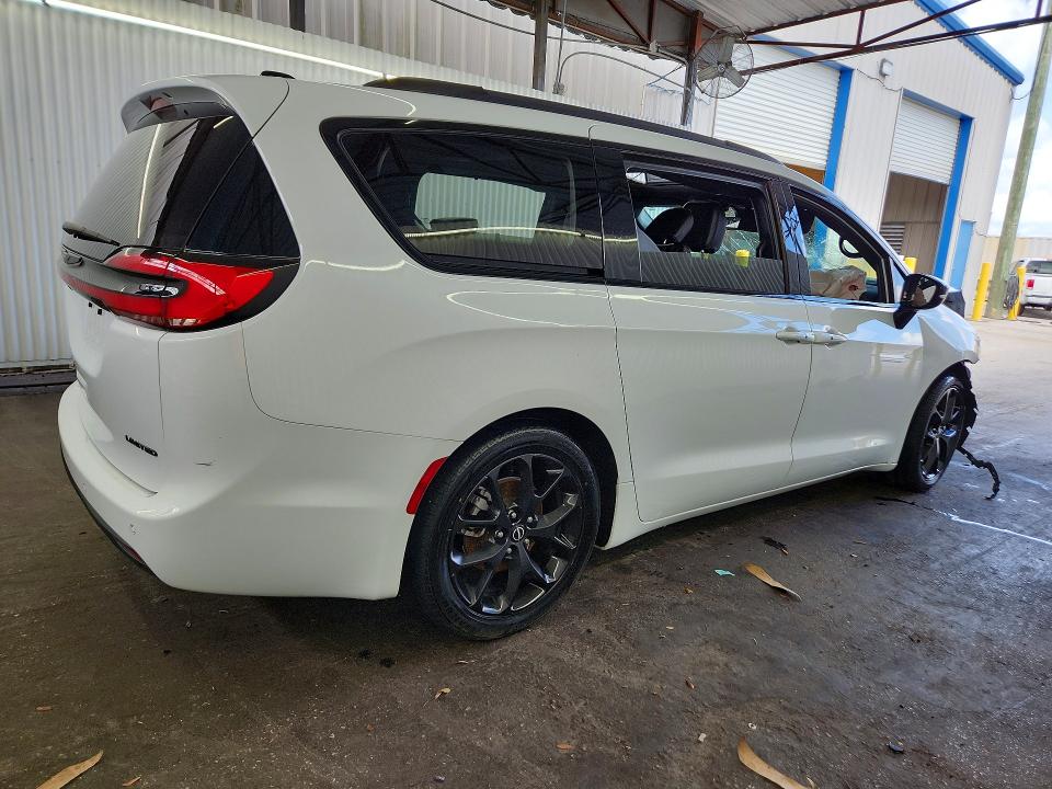 Продаж на аукціоні авто 2025 Chrysler Pacifica, vin: 2C4RC1GG8SR539577, номер лоту: 69310476