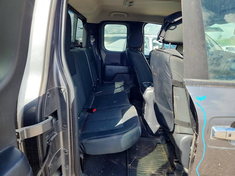 70437306 :رقم المزاد ، 1N6AA1C61HN572018 vin ، 2017 Nissan Titan مزاد بيع