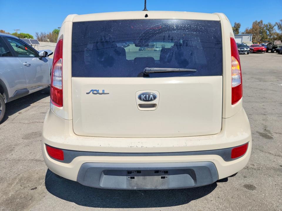 2013 Kia Soul მანქანა იყიდება აუქციონზე, vin: KNDJT2A55D7773299, აუქციონის ნომერი: 67825696