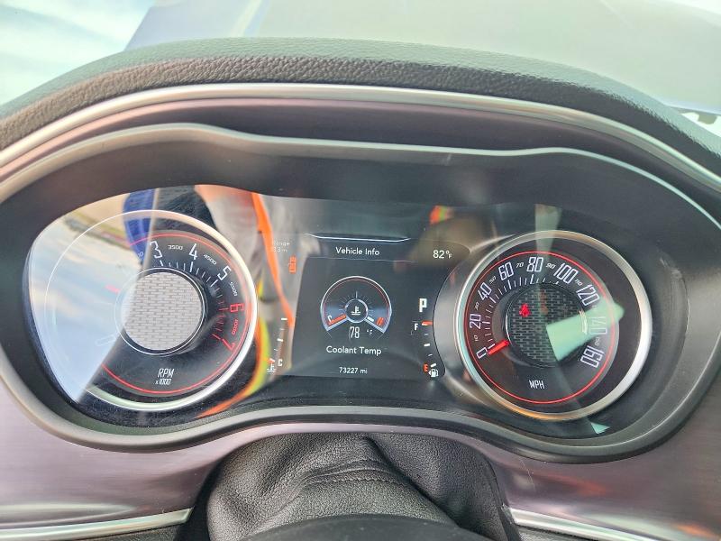 68392446 :رقم المزاد ، 2C3CDZBT1JH327974 vin ، 2018 Dodge Challenger مزاد بيع