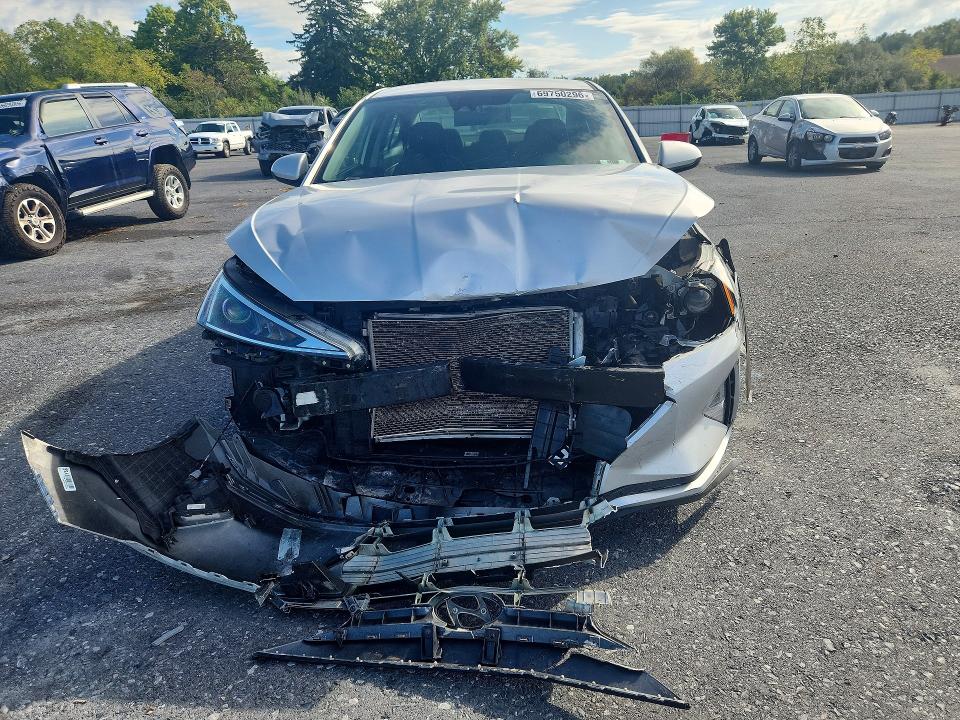 2020 Hyundai Elantra მანქანა იყიდება აუქციონზე, vin: 5NPD84LF6LH511429, აუქციონის ნომერი: 69750296