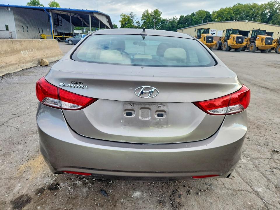 2013 Hyundai Elantra მანქანა იყიდება აუქციონზე, vin: 5NPDH4AE2DH417415, აუქციონის ნომერი: 68443786