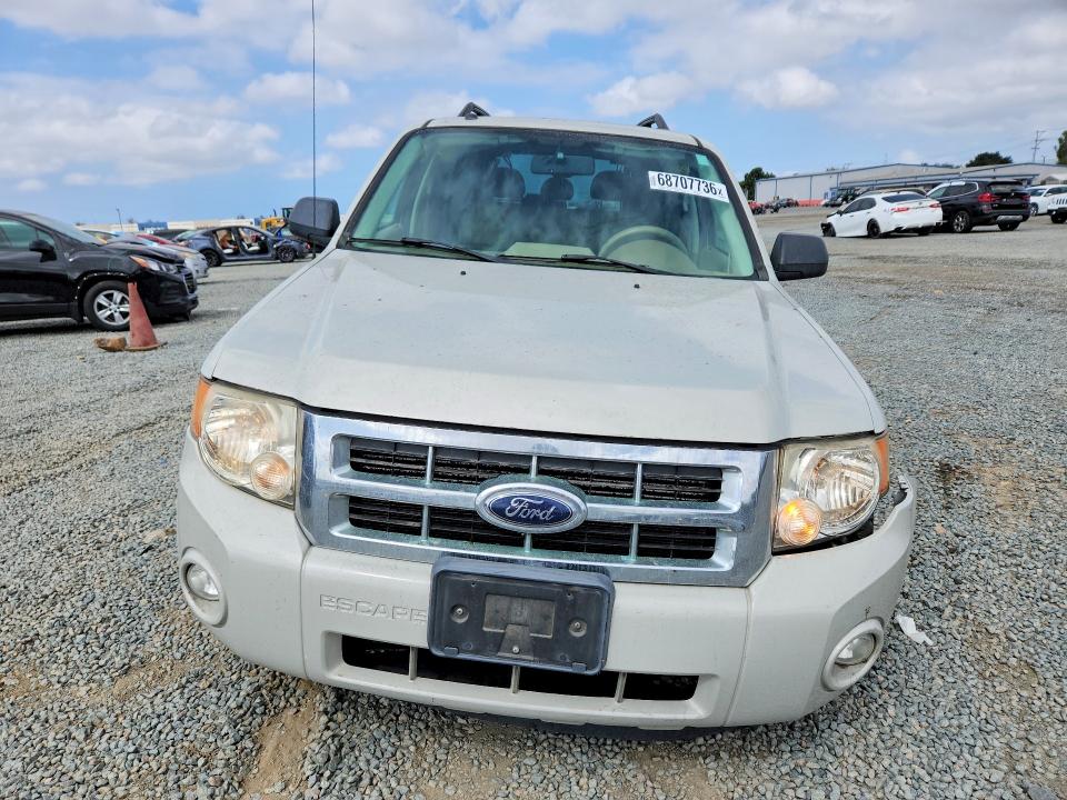 68707736 :رقم المزاد ، 1FMCU93128KD06252 vin ، 2008 Ford Escape مزاد بيع
