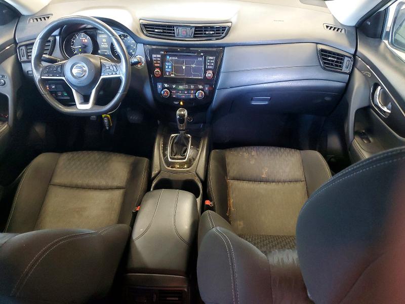 64813646 :رقم المزاد ، KNMAT2MV8HP587290 vin ، 2017 Nissan Rogue مزاد بيع