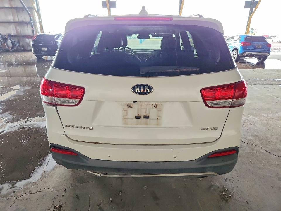 2016 Kia Sorento მანქანა იყიდება აუქციონზე, vin: 5XYPHDA53GG015671, აუქციონის ნომერი: 70147936
