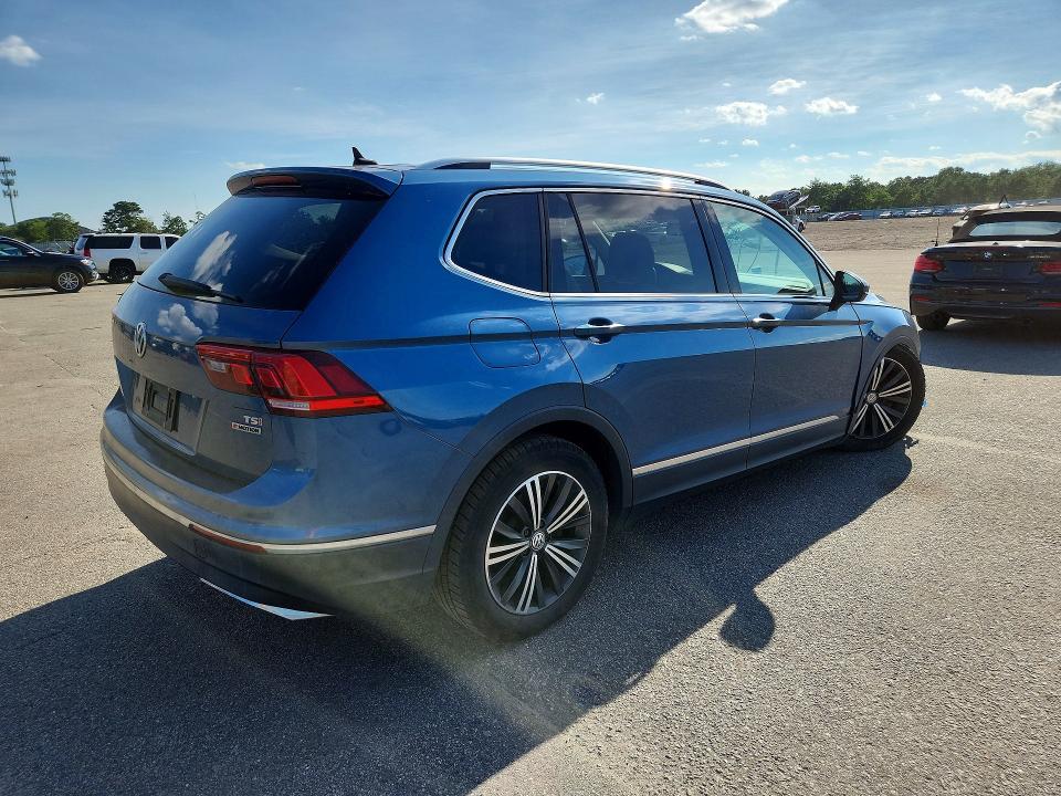 Продажа на аукционе авто 2018 Volkswagen Tiguan, vin: 3VV2B7AX4JM013101, номер лота: 67773166