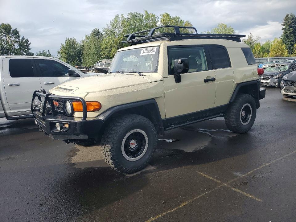 67786596 :رقم المزاد ، JTEBU4BF2AK071708 vin ، 2010 Toyota Fj Cruiser مزاد بيع