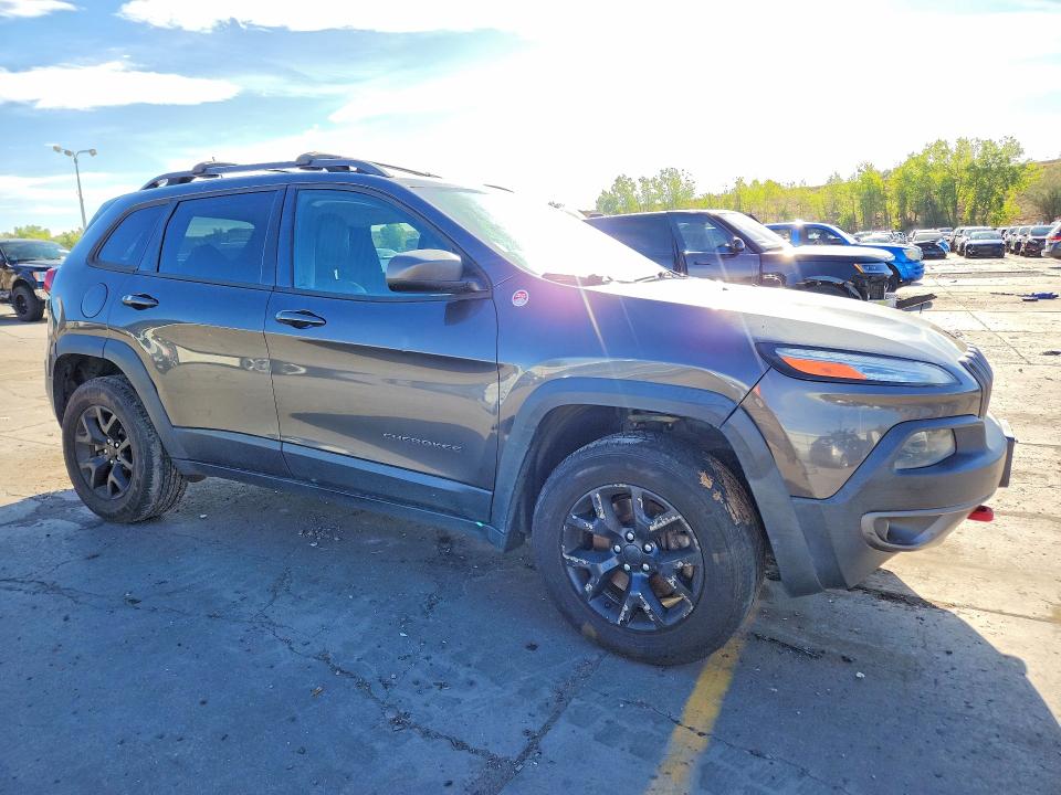 Продажа на аукционе авто 2015 Jeep Cherokee, vin: 1C4PJMBSXFW698818, номер лота: 68896816