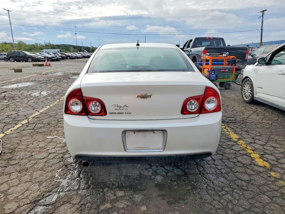 69601926 :رقم المزاد ، 1G1ZE5E15BF257185 vin ، 2011 Chevrolet Malibu مزاد بيع