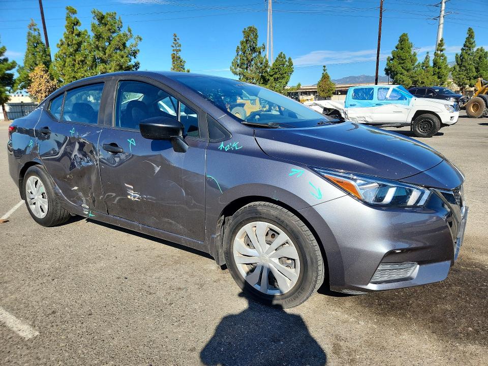 68102926 :رقم المزاد ، 3N1CN8DV5NL832630 vin ، 2022 Nissan Versa مزاد بيع