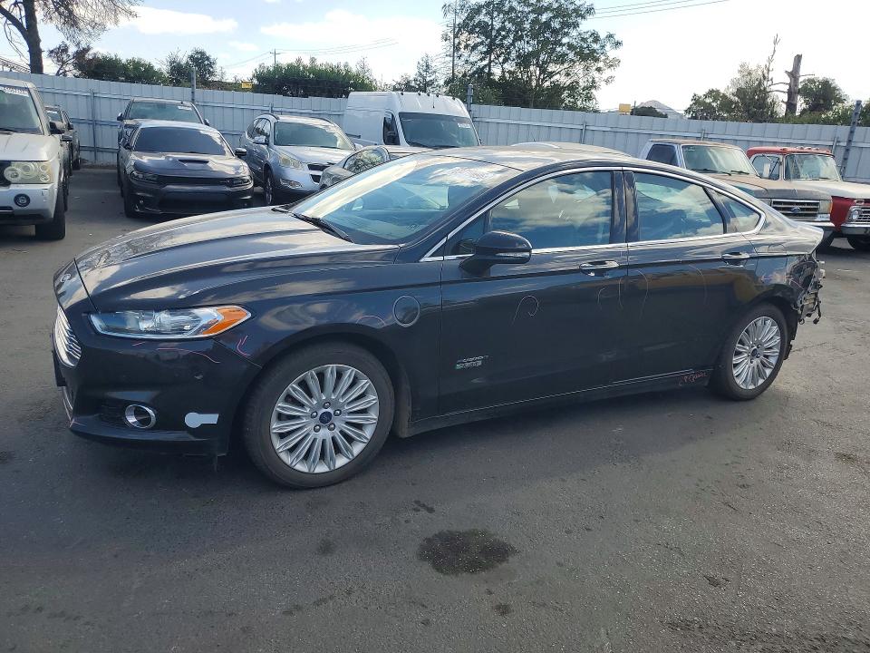 69410696 :رقم المزاد ، 3FA6P0SU9DR310388 vin ، 2013 Ford Fusion مزاد بيع