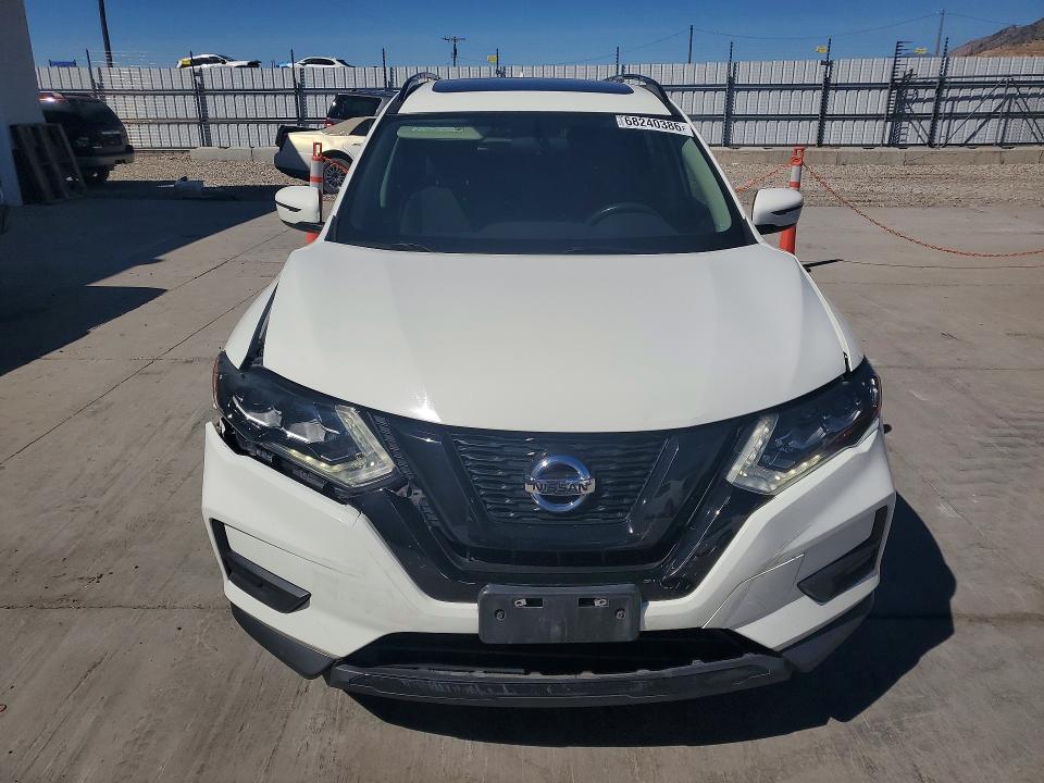 2017 Nissan Rogue მანქანა იყიდება აუქციონზე, vin: 5N1AT2MV9HC760429, აუქციონის ნომერი: 68240386