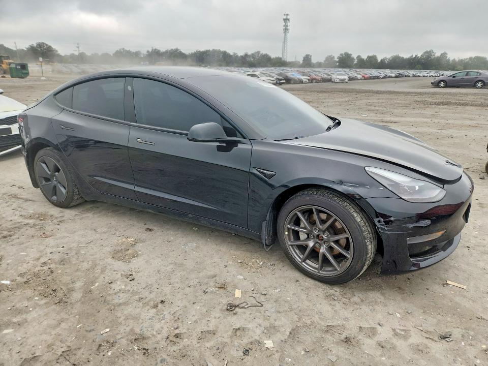 67698076 :رقم المزاد ، 5YJ3E1EB0NF112059 vin ، 2022 Tesla Model 3 مزاد بيع