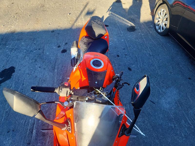 71050006 :رقم المزاد ، JS1EM13B4T7100931 vin ، 2026 Suzuki Gsx800 مزاد بيع