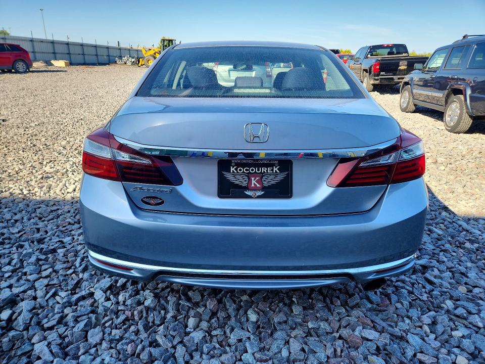 2017 Honda Accord მანქანა იყიდება აუქციონზე, vin: 1HGCR2F36HA180883, აუქციონის ნომერი: 69923916