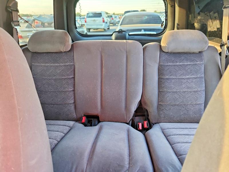 2000 Ford Explorer მანქანა იყიდება აუქციონზე, vin: 1FMZU63E0YZA92042, აუქციონის ნომერი: 70049526