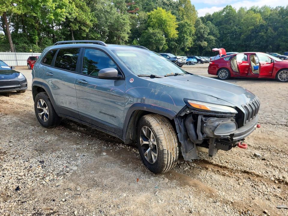 69587156 :رقم المزاد ، 1C4PJMBS6EW240093 vin ، 2014 Jeep Cherokee مزاد بيع
