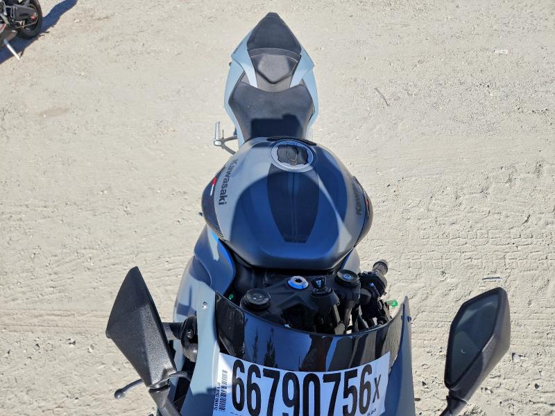 66790756 :رقم المزاد ، JKBZXJK17SA009490 vin ، 2025 Kawasaki Zx636 مزاد بيع