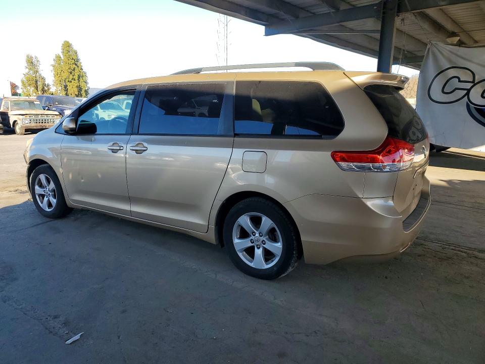 Aukcja sprzedaży 2011 Toyota Sienna, vin: 5TDKK3DC3BS034345, numer aukcji: 70841946