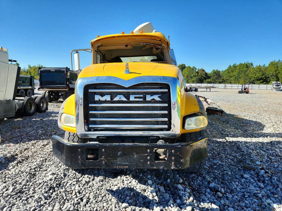 Продаж на аукціоні авто 2021 Mack Granite, vin: 1M2GR2NC6MM001909, номер лоту: 70746556