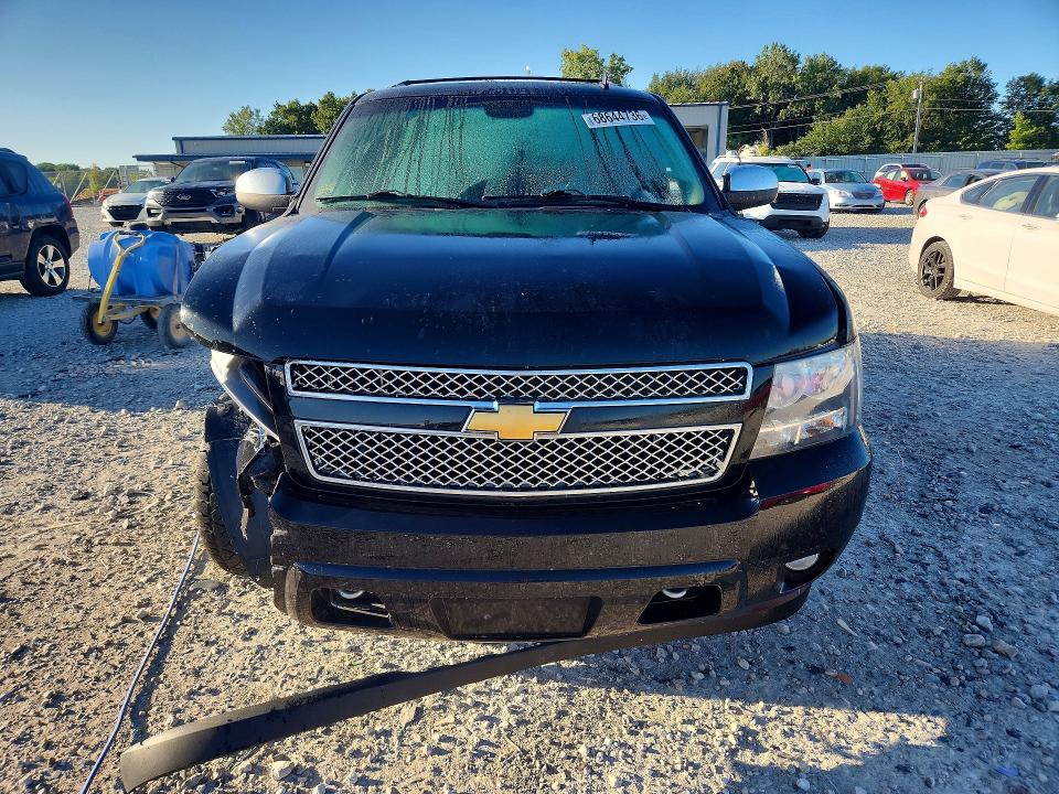 68644736 :رقم المزاد ، 1GNSKKE78CR320534 vin ، 2012 Chevrolet Suburban مزاد بيع