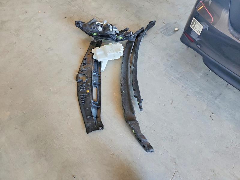 69190146 :رقم المزاد ، 4T1B11HK9JU037006 vin ، 2018 Toyota Camry مزاد بيع