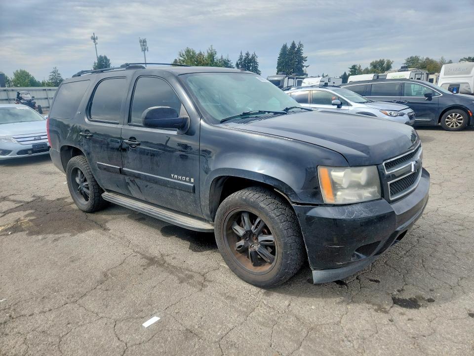 69233176 :رقم المزاد ، 1GNFK13017J151561         vin ، 2007 Chevrolet Tahoe مزاد بيع