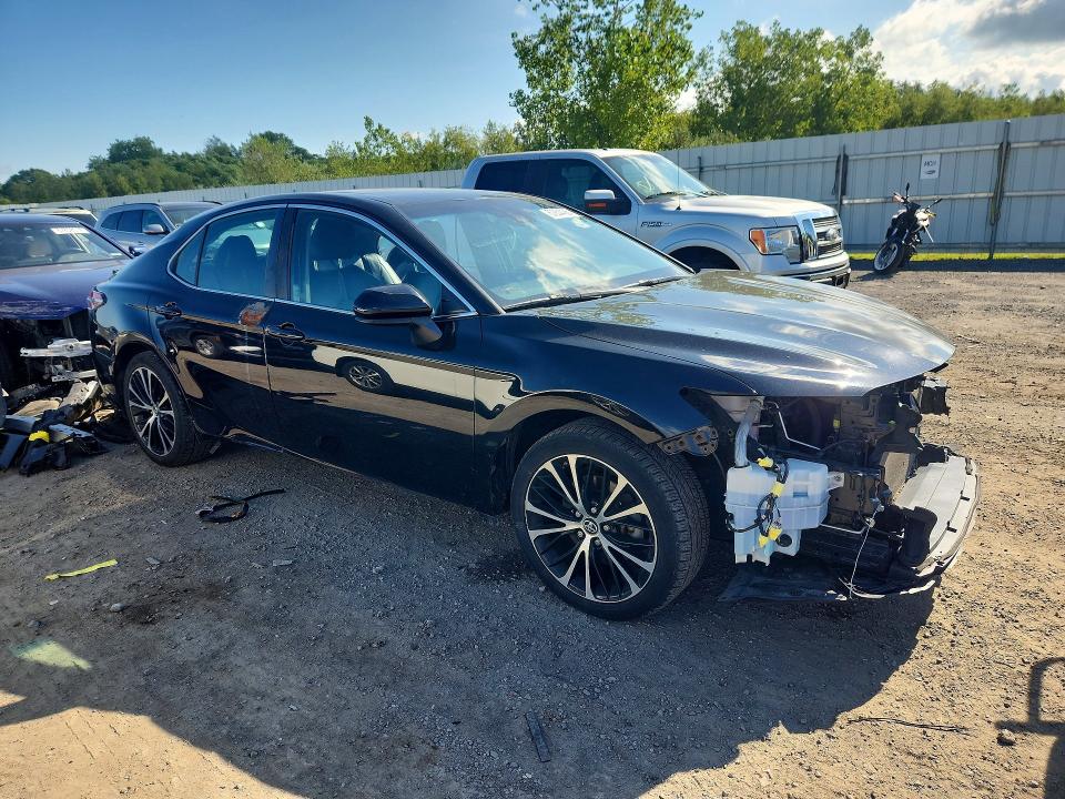 Продаж на аукціоні авто 2018 Toyota Camry, vin: 4T1B11HKXJU532881, номер лоту: 67854426