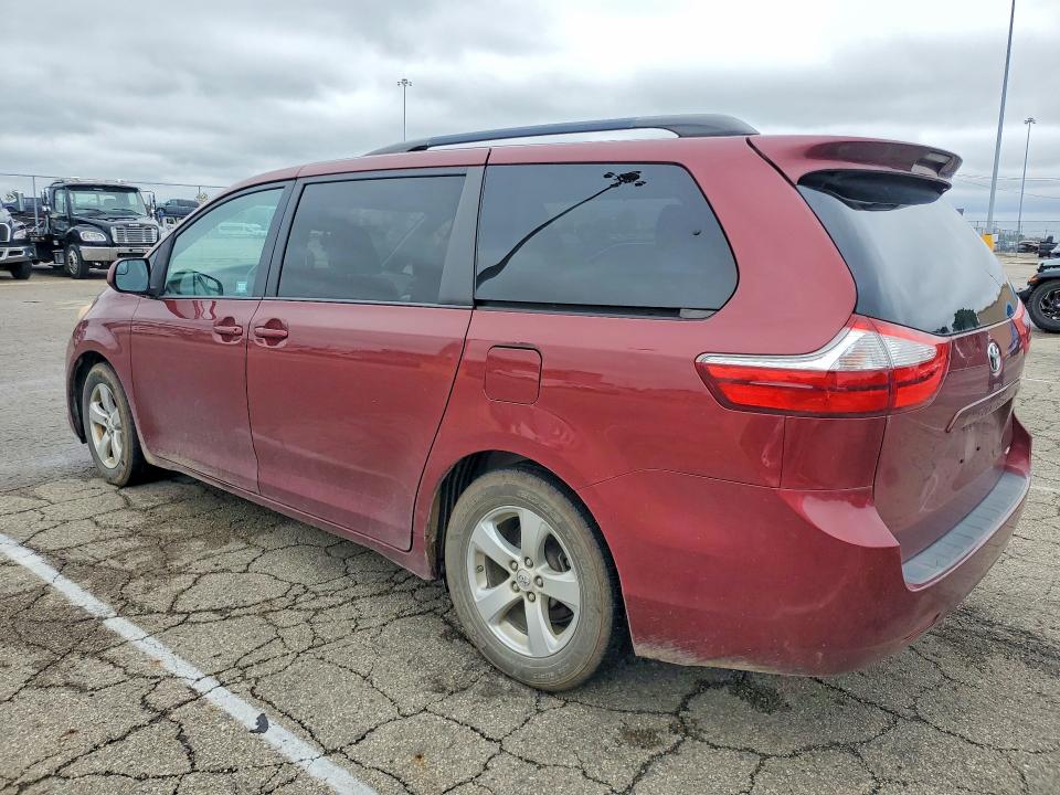 Продажа на аукционе авто 2015 Toyota Sienna, vin: 5TDKK3DCXFS574880, номер лота: 69489226