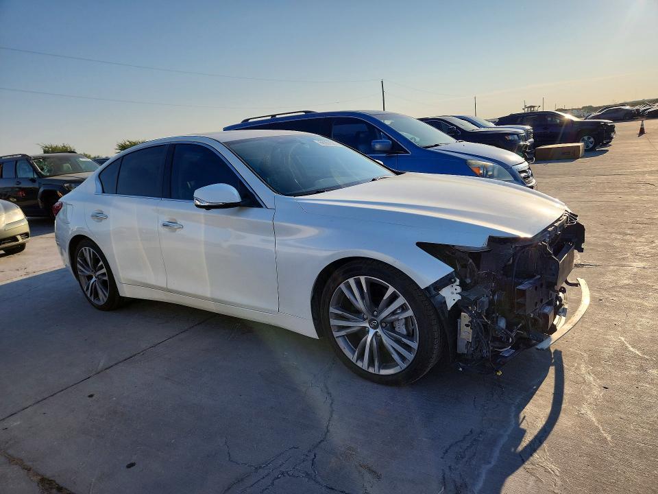 68001526 :رقم المزاد ، JN1EV7AP0JM359440 vin ، 2018 Infiniti Q50 مزاد بيع