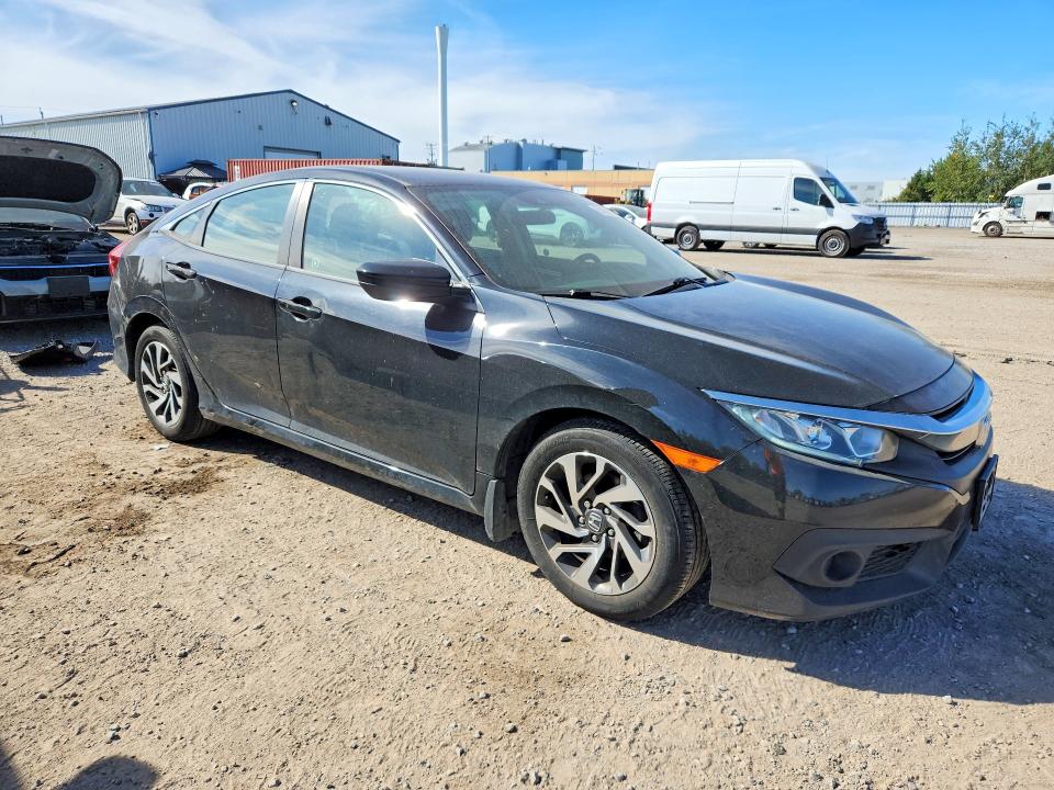 67862176 :رقم المزاد ، 2HGFC2F62JH011735 vin ، 2018 Honda Civic مزاد بيع
