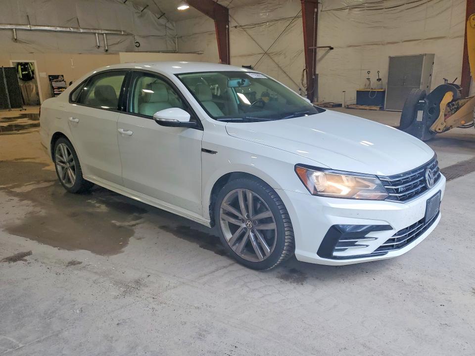 Продажа на аукционе авто 2018 Volkswagen Passat, vin: 1VWAA7A30JC008227, номер лота: 71236976