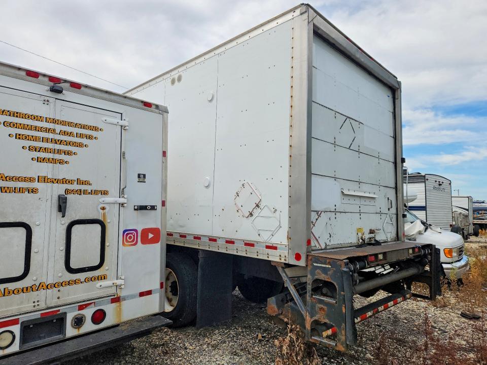 65416756 :رقم المزاد ، 1FVACXDT3CHBM7113 vin ، 2012 Freightliner M2 مزاد بيع