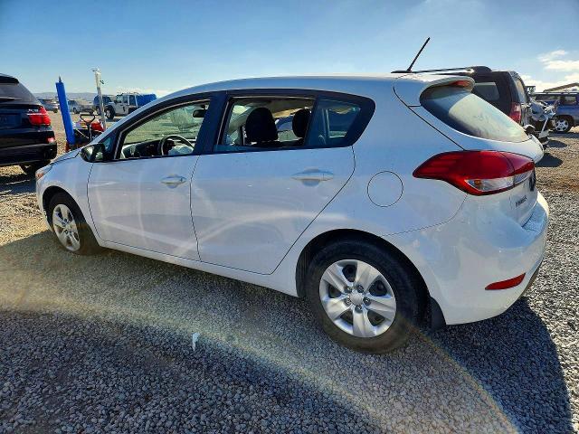 2017 Kia Forte5 მანქანა იყიდება აუქციონზე, vin: KNAFK5A85H5695268, აუქციონის ნომერი: 68073026