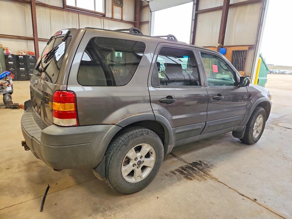 2005 Ford Escape მანქანა იყიდება აუქციონზე, vin: 1FMYU93185KA85967, აუქციონის ნომერი: 67719096