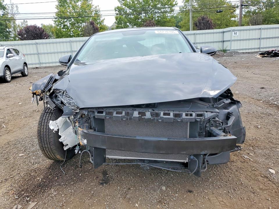 68210106 :رقم المزاد ، 5NPD74LF1JH244071 vin ، 2018 Hyundai Elantra مزاد بيع