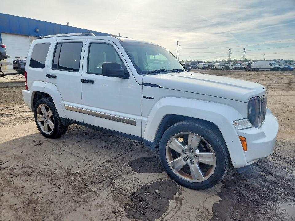 67818636 :رقم المزاد ، 1C4PJMFK5CW215063 vin ، 2012 Jeep Liberty مزاد بيع